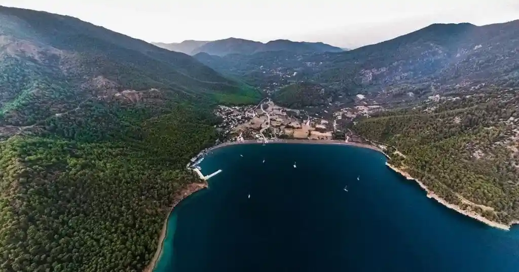 Yücel Körfez Evleri yakınında gezilecek yerler - Ekincik Koyu