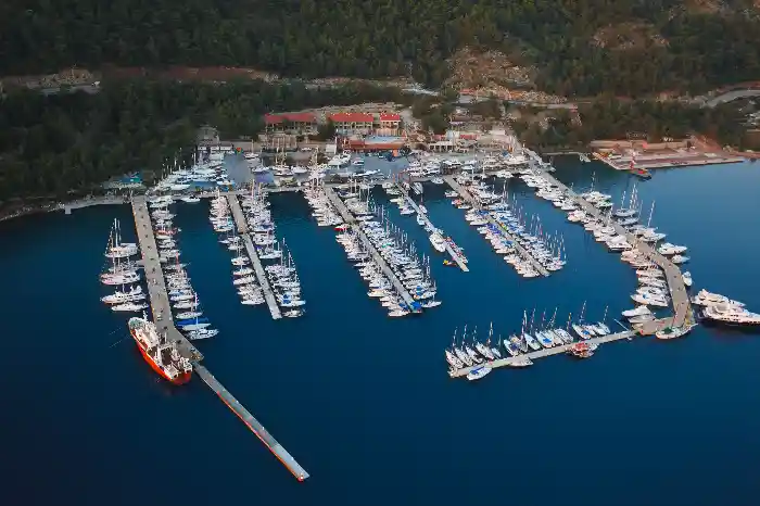 Yücel Körfez Evleri yakınında gezilecek yerler - Orhaniye Martı Marina