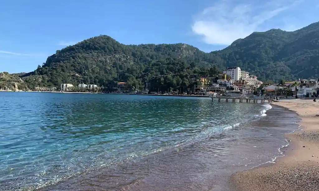 Yücel Körfez Evleri yakınında gezilecek yerler - Turunç Koyu